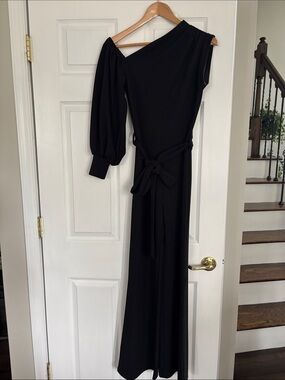 WinWin Black One-Shoulder Jumpsuit with Waist Tie